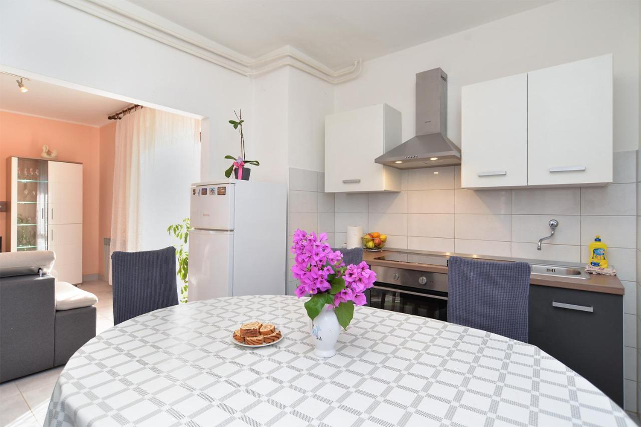 Apartments Danijel 1956 Пула Екстериор снимка