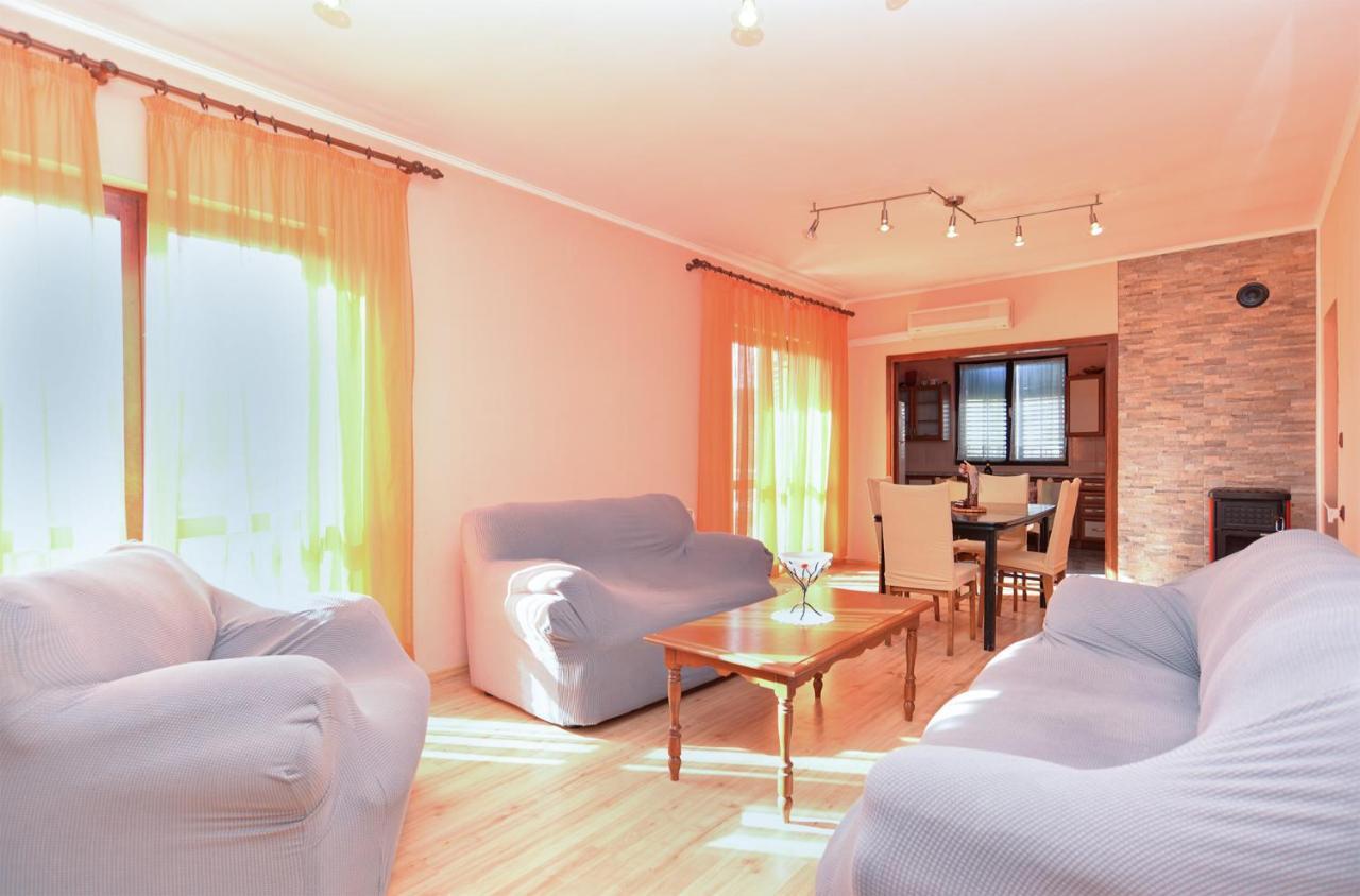 Apartments Danijel 1956 Пула Екстериор снимка