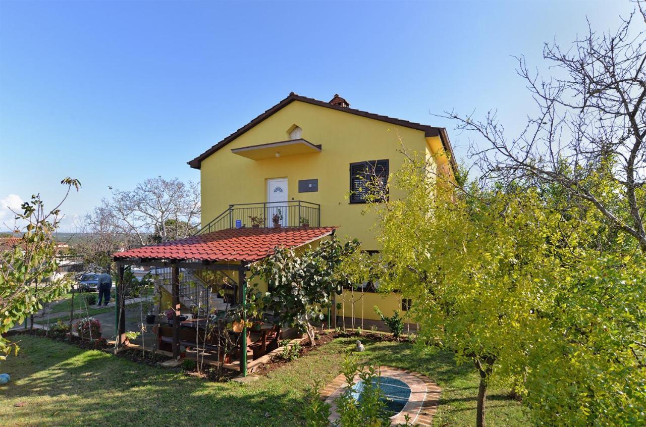 Apartments Danijel 1956 Пула Екстериор снимка