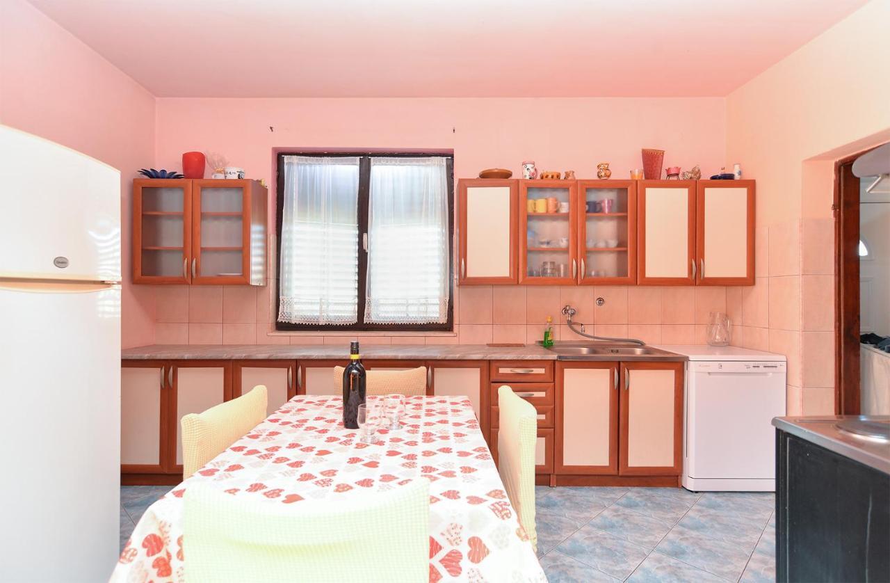 Apartments Danijel 1956 Пула Екстериор снимка