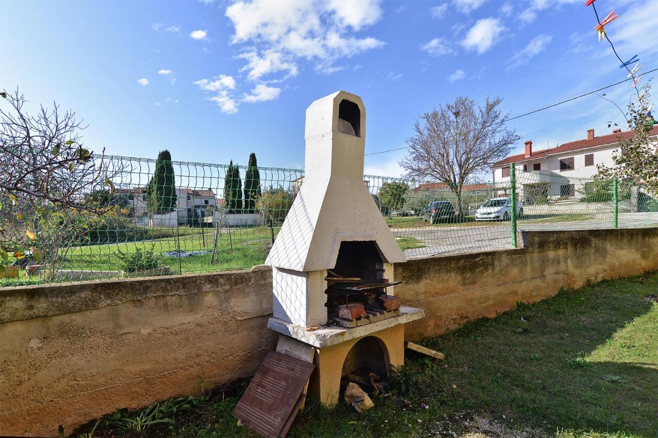 Apartments Danijel 1956 Пула Екстериор снимка